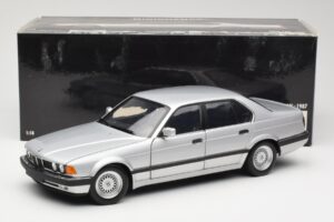 BMW 730i E32 Srebrna Minichamps 1:18 100023000 Kovina – slika 8 od 8