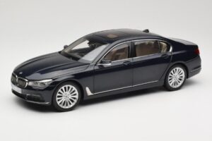 BMW 750Li F02 Imperial Blue Paragon 1:18 80432405586 Kovina
