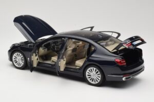 BMW 750Li F02 Imperial Blue Paragon 1:18 80432405586 Kovina – slika 5 od 8