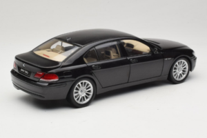BMW 760Li E66 Individual Črn Kyosho 1:18 08573RB Kovina – slika 3 od 8