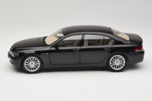 BMW 760Li E66 Individual Črn Kyosho 1:18 08573RB Kovina – slika 4 od 8