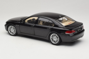 BMW 760Li E66 Individual Črn Kyosho 1:18 08573RB Kovina – slika 7 od 8