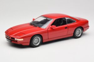 BMW 850Ci E31 Brilliant Red Revell 1:18 8827 Kovina