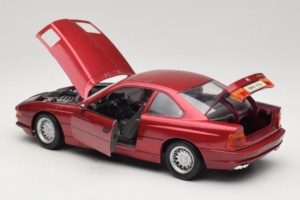 BMW 850i E31 Rdeč Tchibo 1:18 36157 Kovina – slika 5 od 8