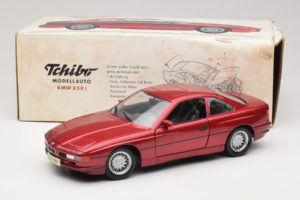 BMW 850i E31 Rdeč Tchibo 1:18 36157 Kovina – slika 8 od 8
