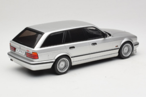 BMW Alpina B10 E34 4.6 Touring Srebrna MCG 1:18 MCG18332MCW Kovina – slika 2 od 6