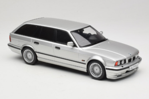 BMW Alpina B10 E34 4.6 Touring Srebrna MCG 1:18 MCG18332MCW Kovina – slika 4 od 6