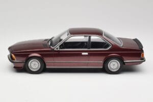 BMW 635 CSi E24 Karmesinrot Metallic Minichamps 1:18 155028105 Kovina – slika 3 od 6