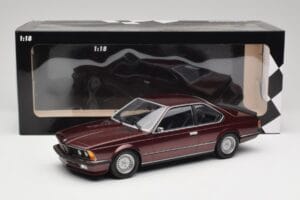 BMW 635 CSi E24 Karmesinrot Metallic Minichamps 1:18 155028105 Kovina – slika 6 od 6