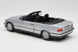 BMW 3 Series E36 Kabriolet Srebrn UT Models 1:18 BMW008 Kovina – slika 7 od 8
