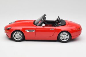 BMW Z8 E52 Roadster Svetlo Rdeč Bburago 1:18 12032 Kovina – slika 4 od 8