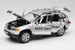 BMW X5 E53 3.0d Service Mobil Kyosho 1:18 80430305646 Kovina – slika 2 od 8