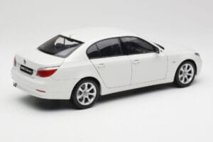 BMW E60 545i Alpine Bel Kyosho 1:18 08591W Kovina – slika 3 od 8