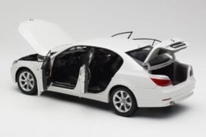 BMW E60 545i Alpine Bel Kyosho 1:18 08591W Kovina – slika 5 od 8