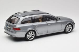 BMW 545i E61 Touring Svetlo Siva Kyosho 1:18 80430308414 Kovina – slika 3 od 8