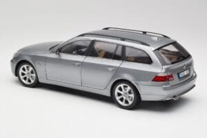 BMW 545i E61 Touring Svetlo Siva Kyosho 1:18 80430308414 Kovina – slika 7 od 8