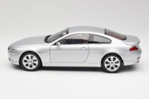 BMW 645Ci E63 Srebrna Kyosho 1:18 80430153285 Kovina – slika 4 od 8