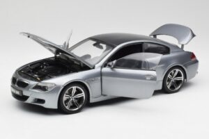 BMW M6 E63 Silver Siv Kyosho 1:18 08703GR Kovina – slika 2 od 8