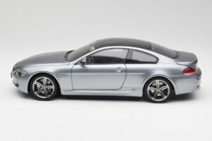 BMW M6 E63 Silver Siv Kyosho 1:18 08703GR Kovina – slika 4 od 8