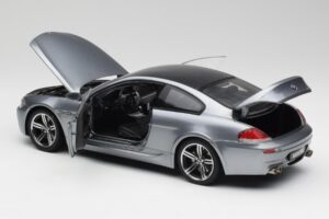 BMW M6 E63 Silver Siv Kyosho 1:18 08703GR Kovina – slika 5 od 8