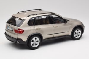 BMW X5 E70 4.8i Platinum Bronast Metalik Kyosho 1:18 80430413413 Kovina – slika 3 od 8