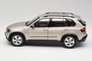 BMW X5 E70 4.8i Platinum Bronast Metalik Kyosho 1:18 80430413413 Kovina – slika 4 od 8