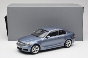 BMW 1 E82 Coupe Modra Kyosho 1:18 80430427065 Kovina – slika 8 od 8