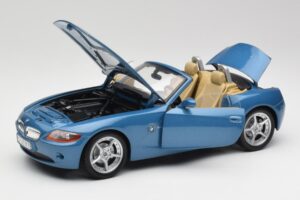 BMW Z4 E85 Maldives Blue Bburago 1:18 34046BLUE Kovina – slika 2 od 8