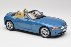 BMW Z4 E85 Maldives Blue Bburago 1:18 34046BLUE Kovina – slika 6 od 8