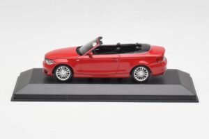 BMW Serija 1 E88 Kabriolet Karminska Rdeča Minichamps 1:43 431026230 Kovina