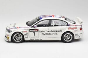 BMW E90 320si #1 A. Priaulx WTCC Champion 2006 Kyosho 1:18 80430429067 Kovina – slika 4 od 8