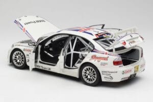 BMW E90 320si #1 A. Priaulx WTCC Champion 2006 Kyosho 1:18 80430429067 Kovina – slika 5 od 8
