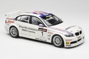 BMW E90 320si #1 A. Priaulx WTCC Champion 2006 Kyosho 1:18 80430429067 Kovina – slika 6 od 8