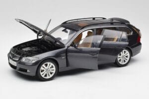 BMW 330i E91 Touring Temno Siva Kyosho 1:18 80430394360 Kovina – slika 2 od 8