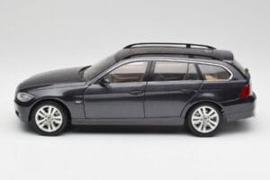 BMW 330i E91 Touring Temno Siva Kyosho 1:18 80430394360 Kovina – slika 4 od 8