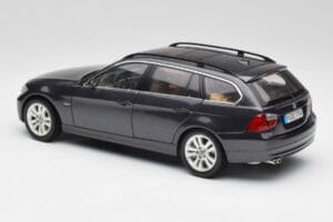 BMW 330i E91 Touring Temno Siva Kyosho 1:18 80430394360 Kovina – slika 7 od 8