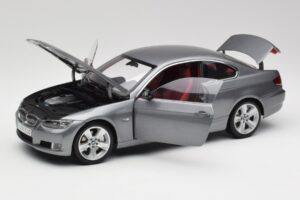 BMW 330i E92 Coupe Siva Metalik Kyosho 1:18 80430407220 Kovina – slika 2 od 8
