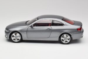 BMW 330i E92 Coupe Siva Metalik Kyosho 1:18 80430407220 Kovina – slika 4 od 8