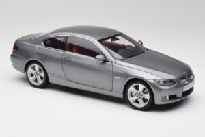 BMW 330i E92 Coupe Siva Metalik Kyosho 1:18 80430407220 Kovina – slika 6 od 8