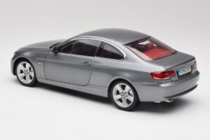BMW 330i E92 Coupe Siva Metalik Kyosho 1:18 80430407220 Kovina – slika 7 od 8