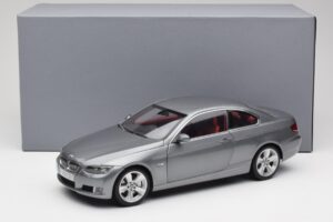 BMW 330i E92 Coupe Siva Metalik Kyosho 1:18 80430407220 Kovina – slika 8 od 8