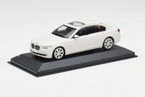 BMW 750Li F02 Bel Minichamps 1:43 80420445201 Kovina – slika 2 od 5