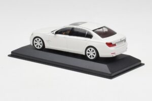 BMW 750Li F02 Bel Minichamps 1:43 80420445201 Kovina – slika 3 od 5