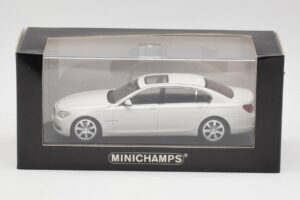 BMW 750Li F02 Bel Minichamps 1:43 80420445201 Kovina – slika 5 od 5