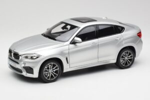 BMW X6 M F86 Srebrn Norev 1:18 183200 Kovina