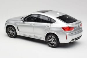 BMW X6 M F86 Srebrn Norev 1:18 183200 Kovina – slika 7 od 8