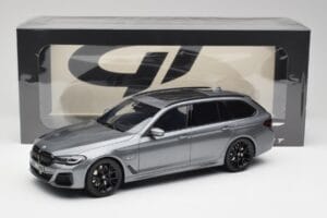 BMW G61 530e M Sport Touring Mineral Siv GT Spirit 1:18 GT485 Smola – slika 6 od 6