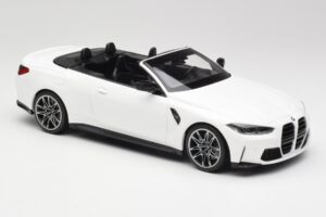 BMW M4 G82 Kabriolet Alpine White Minichamps 1:18 155021031 Kovina – slika 4 od 6