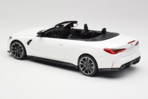 BMW M4 G82 Kabriolet Alpine White Minichamps 1:18 155021031 Kovina – slika 5 od 6