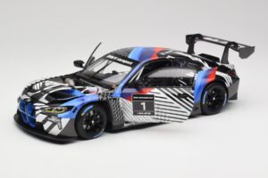 BMW M4 GT3 G82 #1 Test Version 2021 Minichamps 1:18 113222003 Kovina – slika 2 od 8